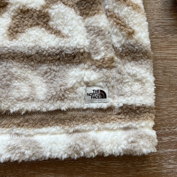 The North Face Women's Printed Ridge Fleece Full-Zip Jacket GDWTNFMTFRLLPRT - Picture 8 of 13